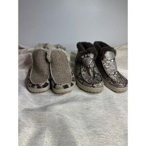 2 pairs‎ of hey dude bundle size 5